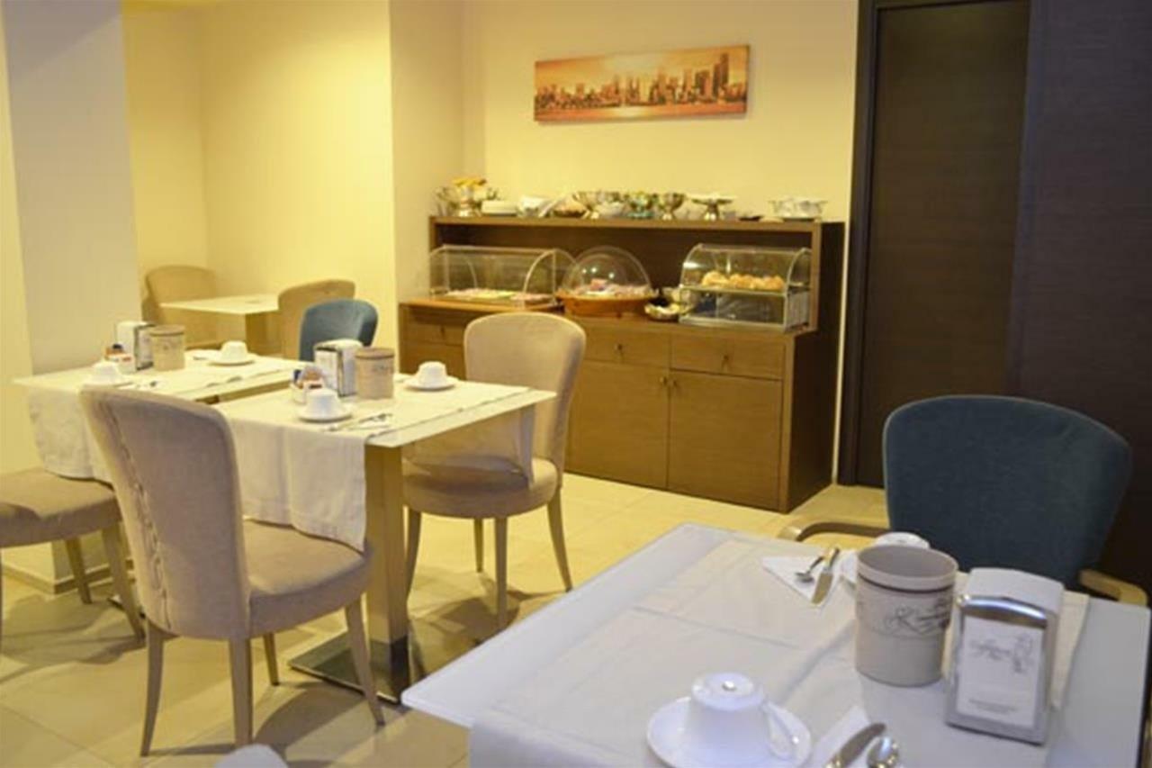 Hotel Tripoli Десенцано дел Гарда Екстериор снимка